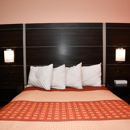 Regency Inn & Suites Faribault Eksteriør billede