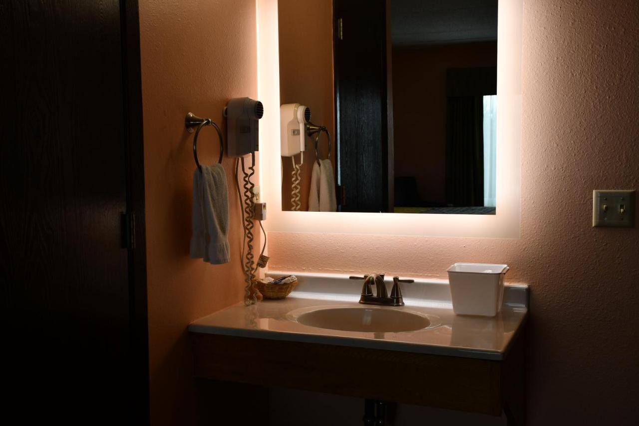 Regency Inn & Suites Faribault Eksteriør billede